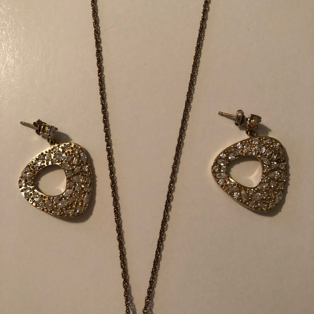 Gold geometric sparkle earrings - Picture 3 of 3